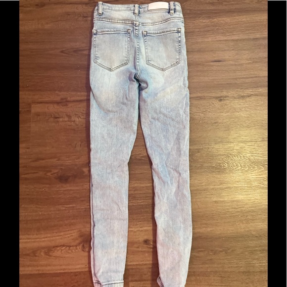 Neon Blonde skinny jeans. Size 24 - Picture 2 of 3